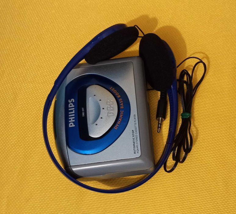 Кассетный плеер PHILIPS AQ6492 в комплекте с наушниками