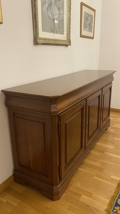 Aparador em madeira maciça