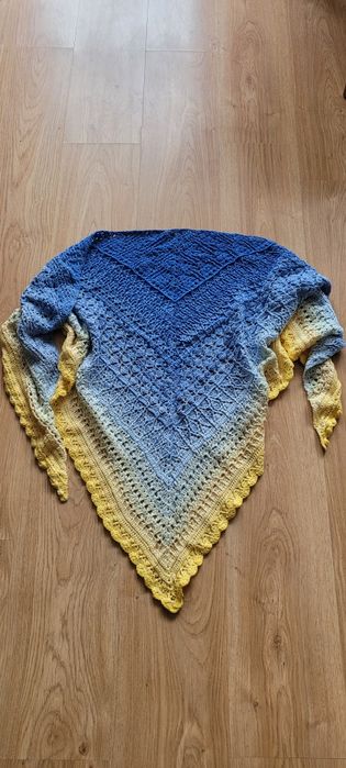 Chusta ręcznie robiona ombre ażurowa szydełkowa