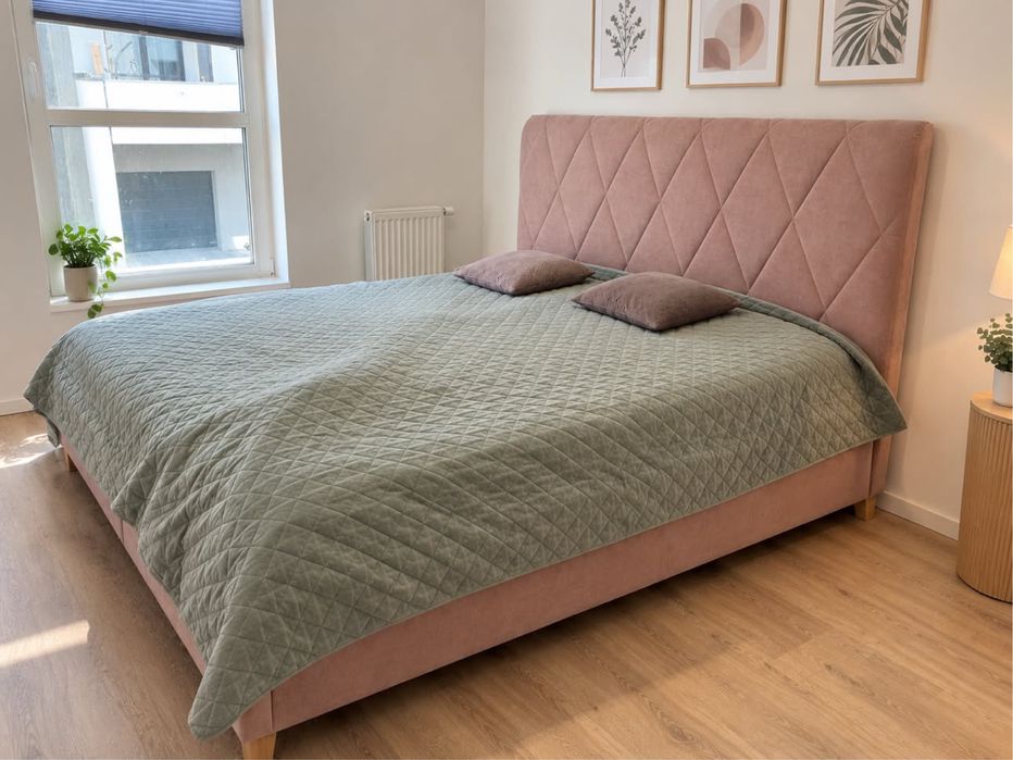 Łóżko tapicerowane 165×220 cm – z materacem i poduszkami