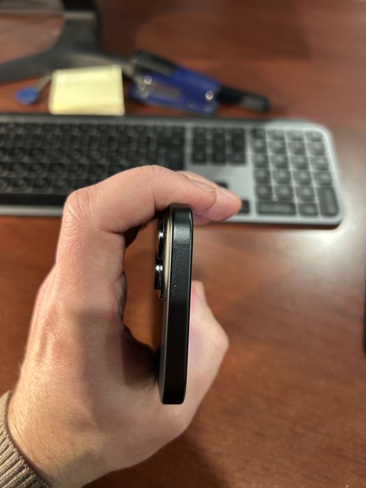 Продам Iphone 15