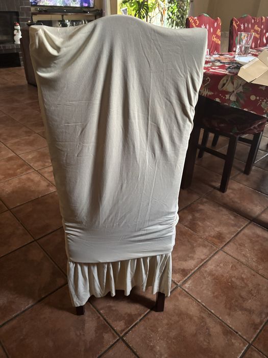 Bezowe pokrowce na krzesla z falbanami, 10 sztuk