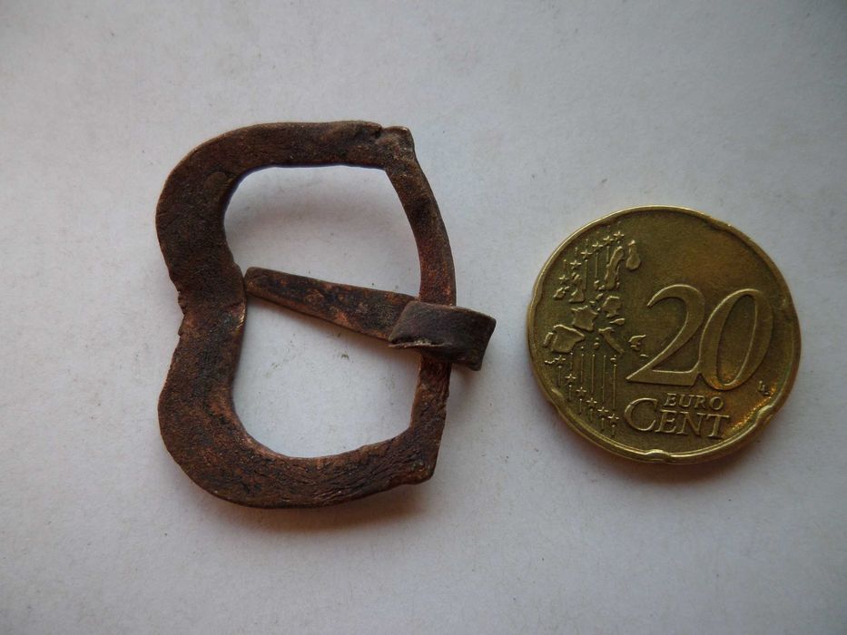 Fivela antiga completa