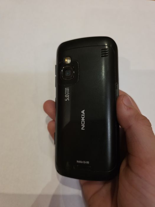 Nokia c6 в хорошому стані