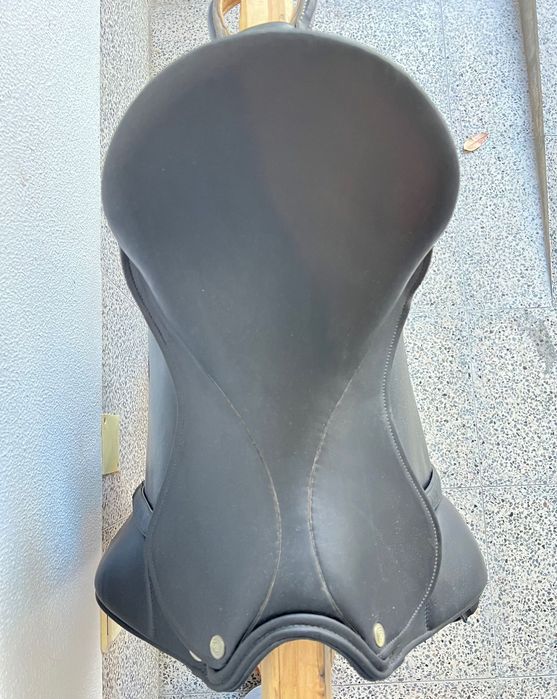 Sela de Dressage Otto Schumacher Profi Comfort, tamanho 34, como nova!