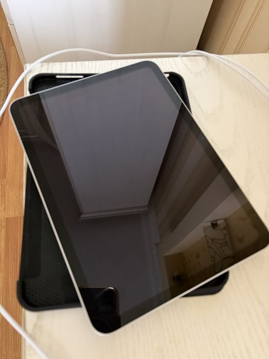 Продам Ipad A16 128 gb WiFi