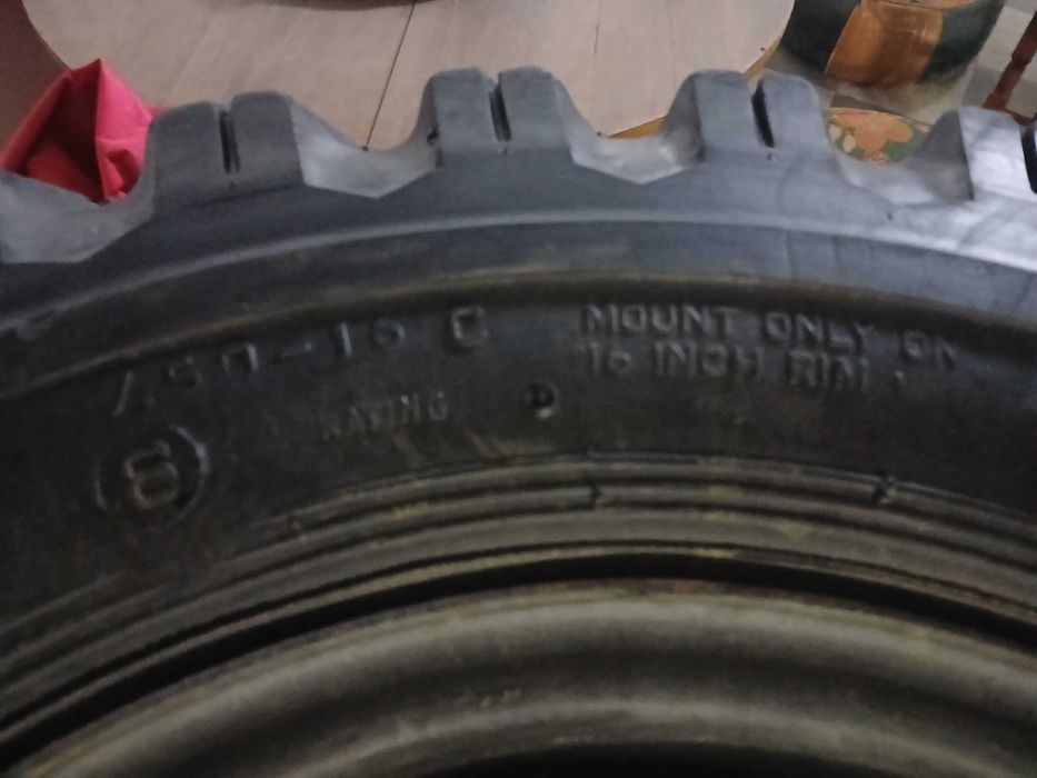 5 jantes Land Rover com pneus Firestone SAT 7.5 R16