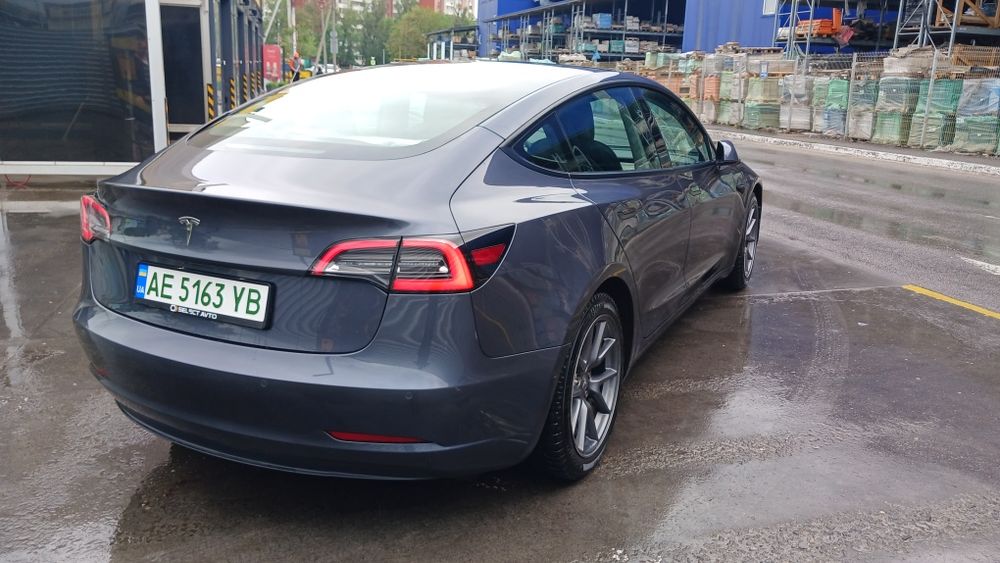 Продам Tesla model 3