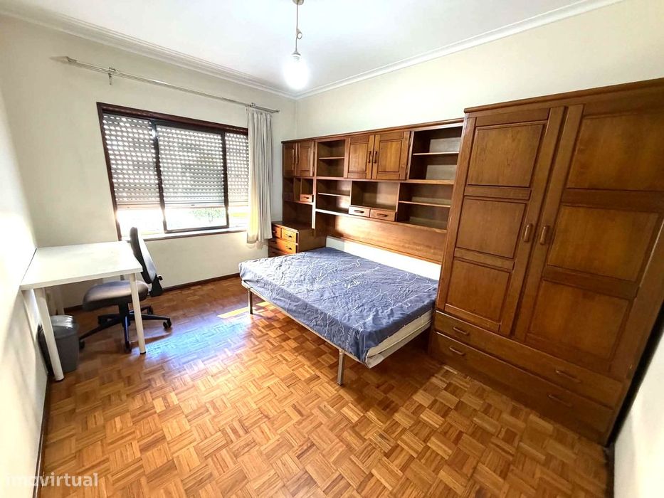 QUARTO INDIVIDUAL 250€ + 50€ Despesas