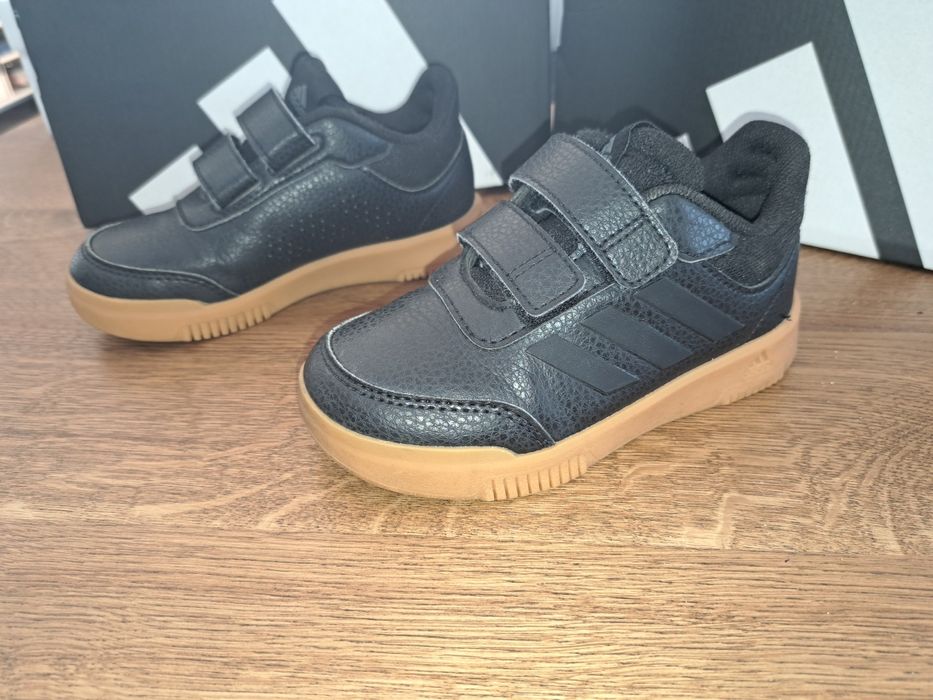 Buty chłopięce Addidas 28