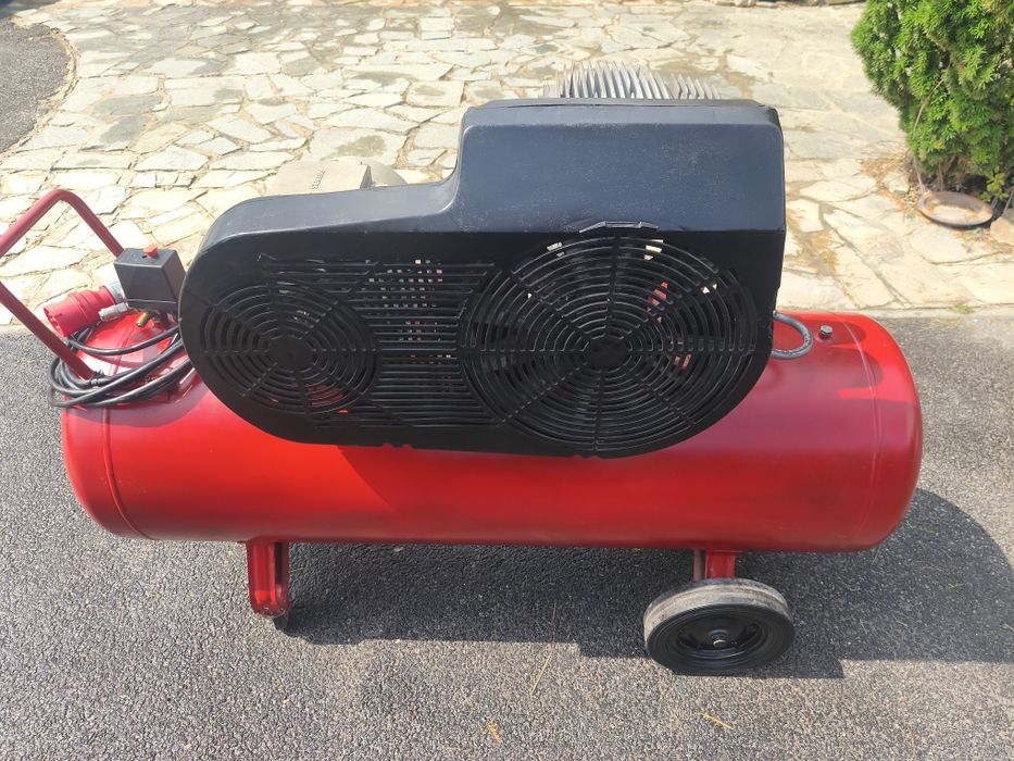 Kompresor tłokowy 300 L