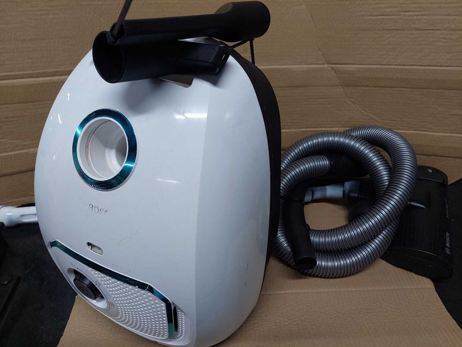 Aspirador com saco Bosch Serie 4 ProHygienic (BGLS4HYG2)