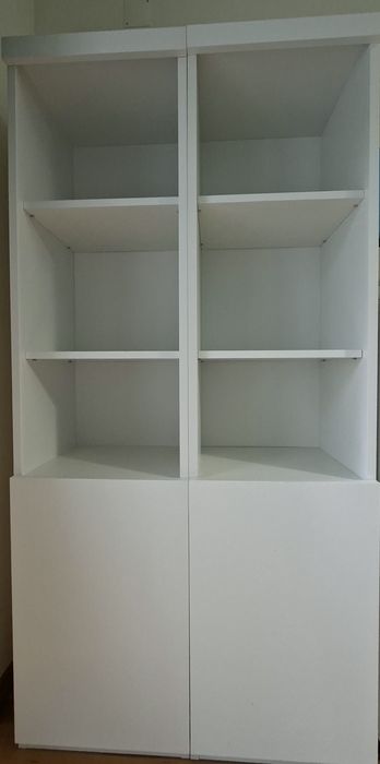 Estante de quarto de criança