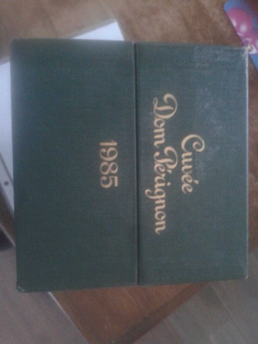 Puste pudełko po szampanie Cuvee Dom Perignon 1985  vintage