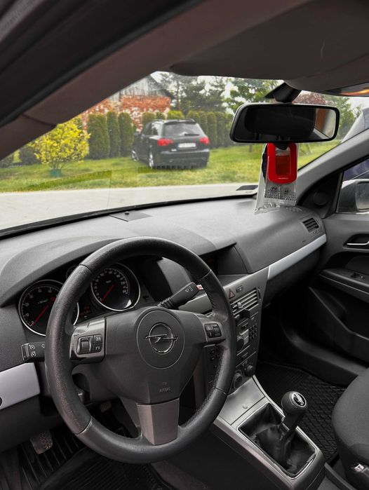 Opel Astra H 1.6 benzyna