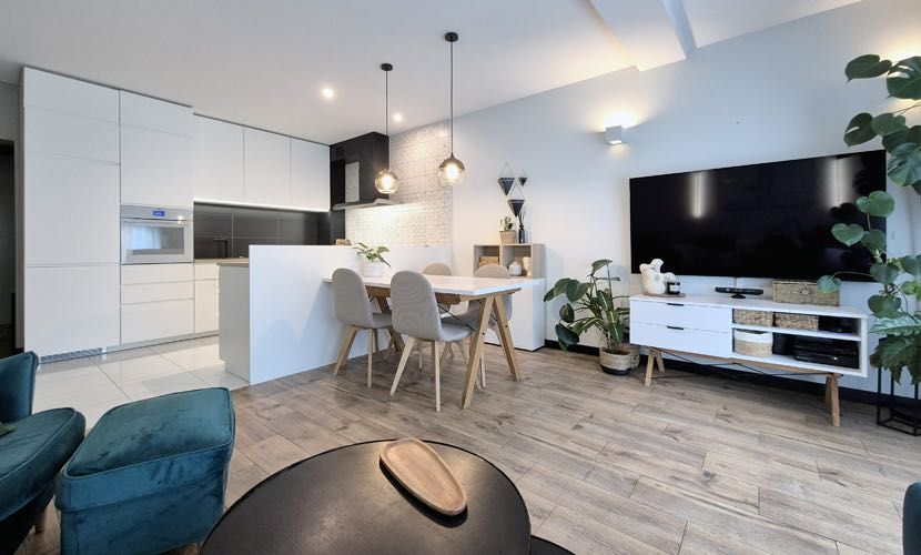 Nowoczesny dom na ul. Legionów | 137 m² | Garaż | Ogródek | Klimatyzacja| ogrzewanie miejskie