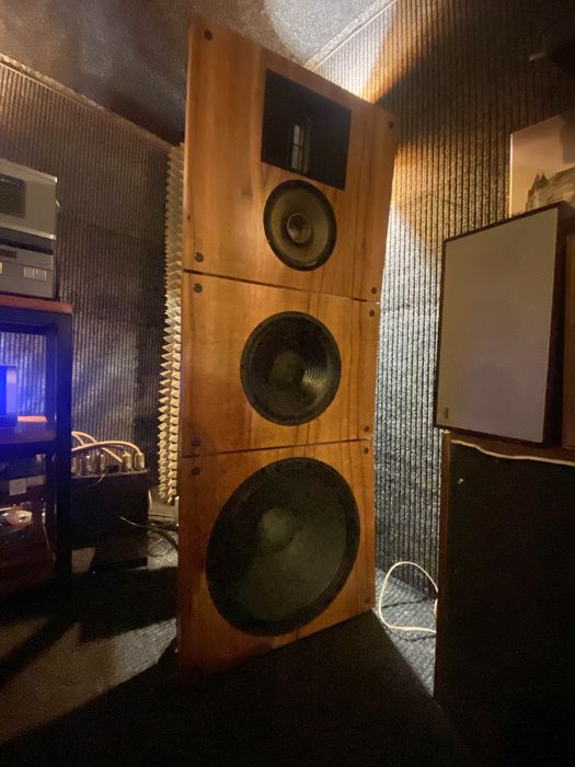 Kolumny open baffle High-End w czystej postaci, Unikat