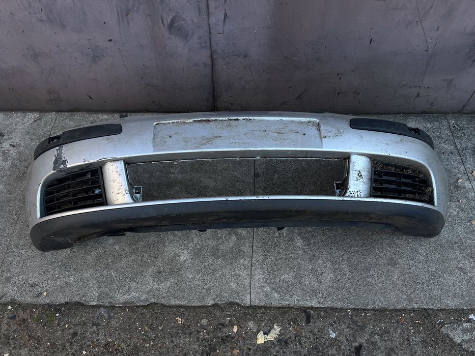 Бампер Golf V передній