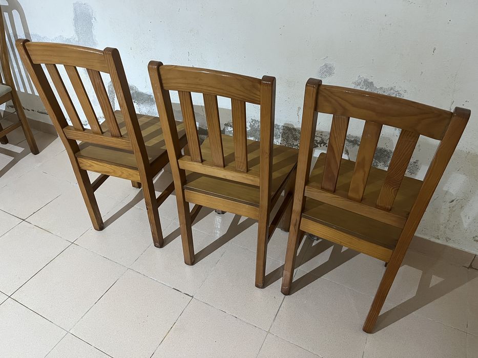 3 conjuntos diferentes de cadeiras (10 no total)