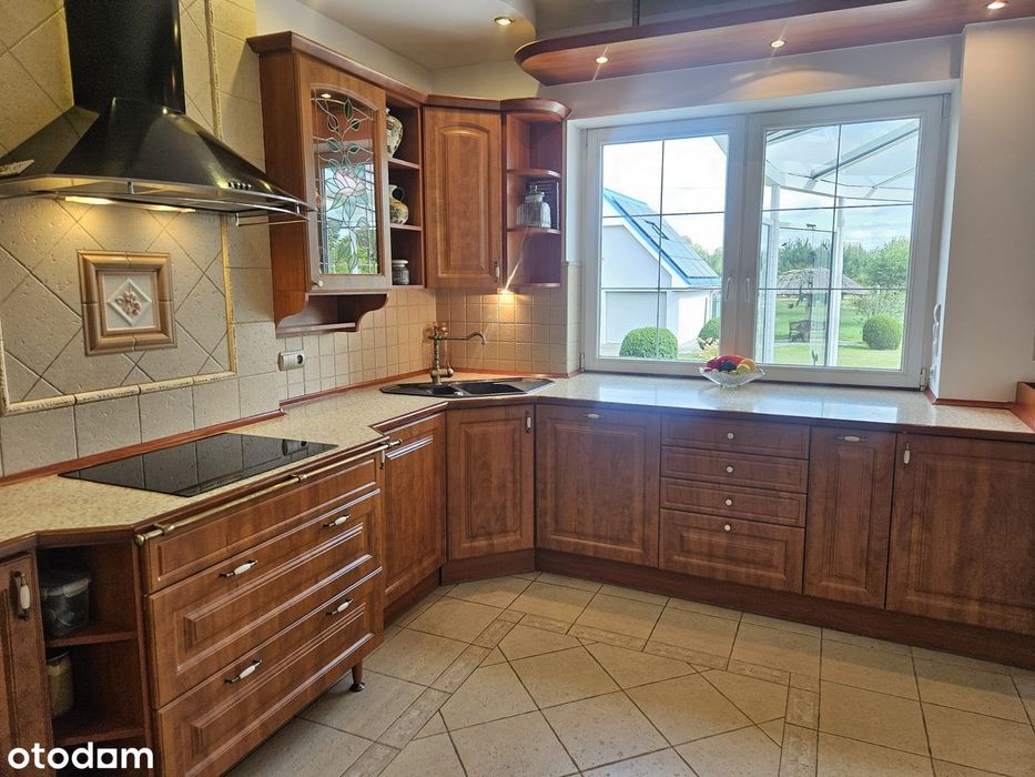 Elegancki dworek z apartamentem dla gości  w Stargardzie, ul. Reymonta