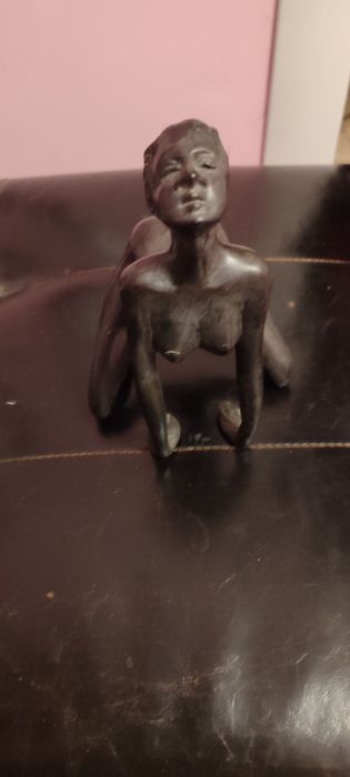 Фигурка женщина в экстазе