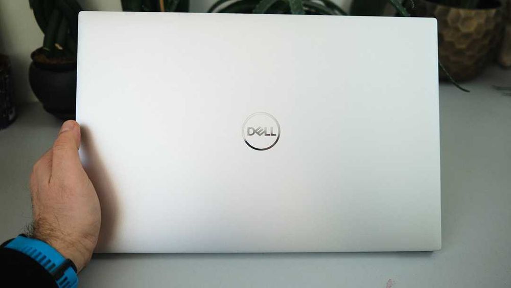 Xps 17 9700 i7 -10750 H 16  512 ssd GTX 1650 Ti + intel UHD 17 FHD