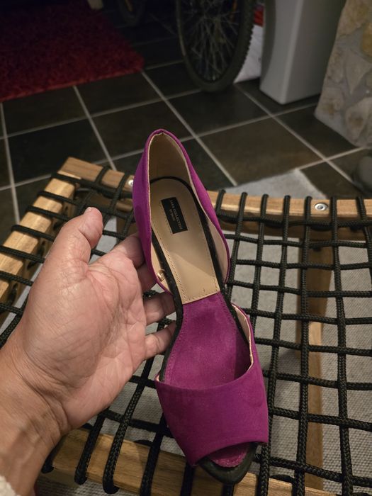 Sapatos senhora salto alto agulha em veludo
