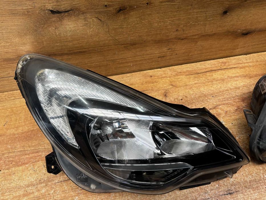 Lampa przednia lewa prawa Opel Corsa D lift