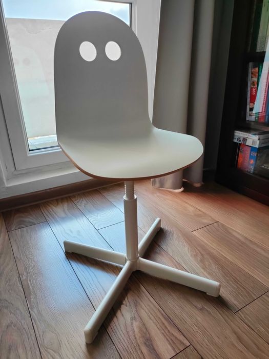 Krzesło Valfred Sibben obrotowe do biurka dla dziecka (IKEA)