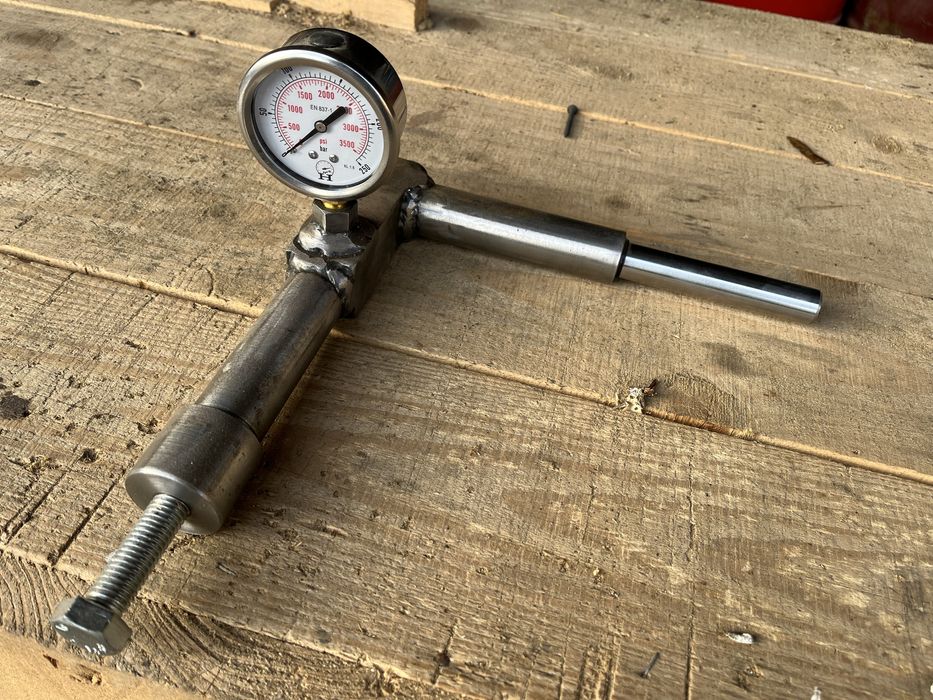 Napinacz piły do traka taśmowego