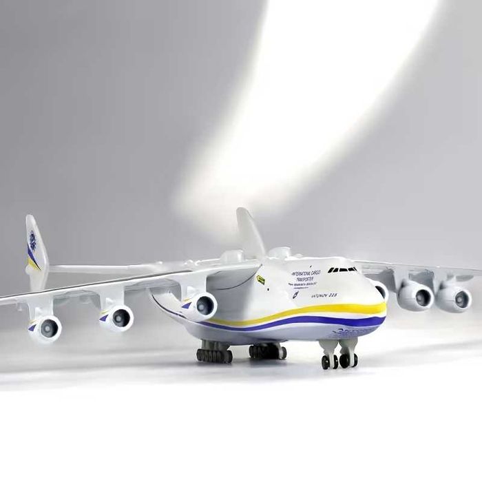 1:400 Масштаб Антонов Ан-225 Мрія