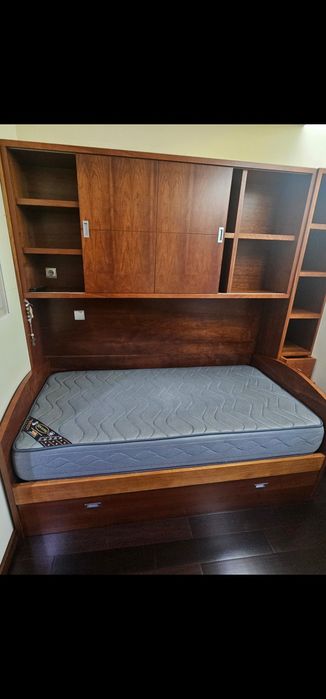Quarto estúdio em cerejeira com colchão
