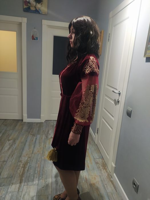 Сукня оксамит бордо  вишиванка с золотом вишите плаття