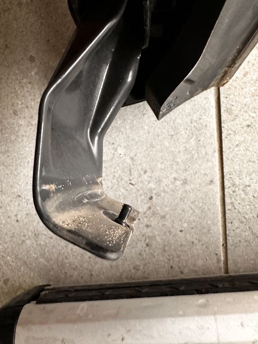 Thule EVO WIngBar 135cm, rapid EVO 5088, stopy 7105. Renault scenic