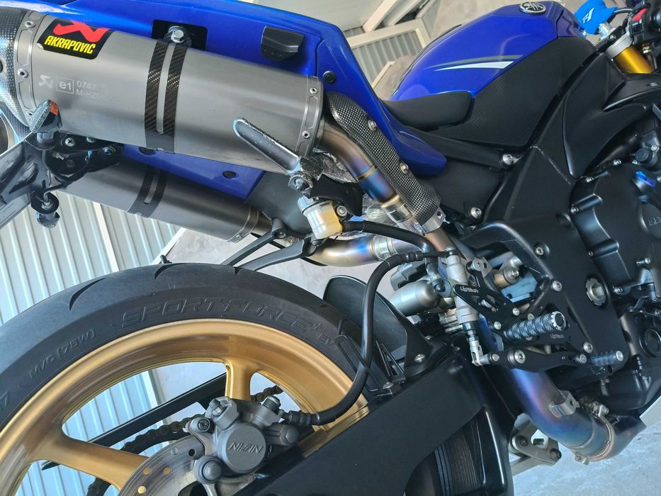 Yamaha R1 Crossplane