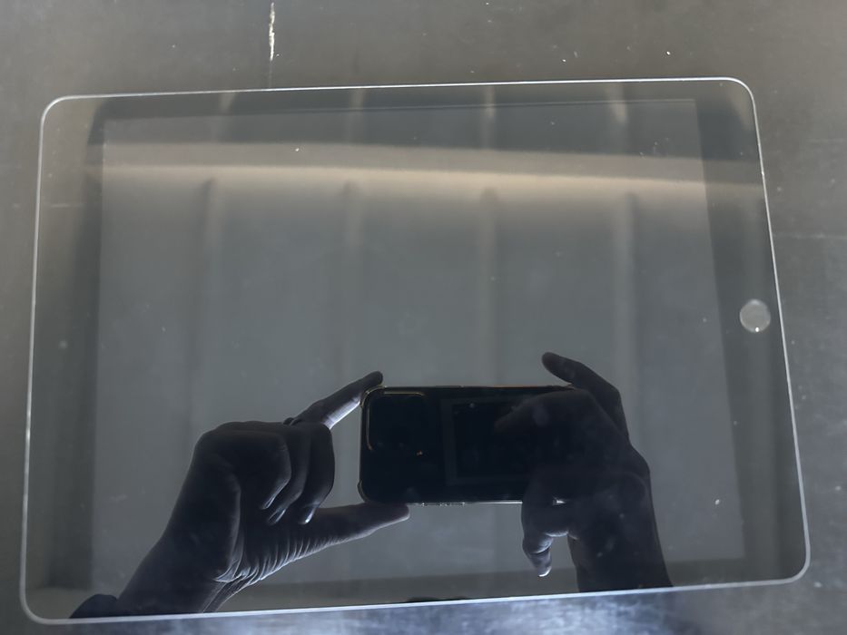 Продам IPad 9gen Wi-Fi 64Gb