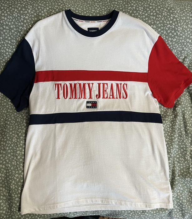 Футболка Tommy Jeans