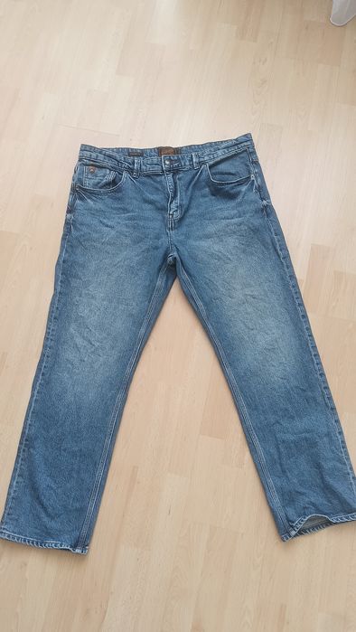 Чоловічі джинси.