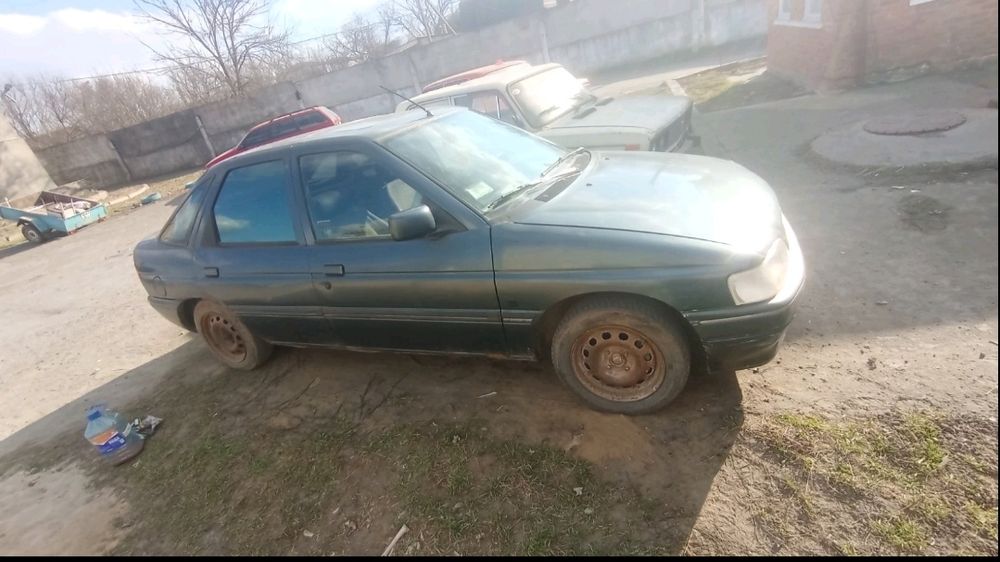 Продам Форд ескорт мк5 1993р 1.6 16v