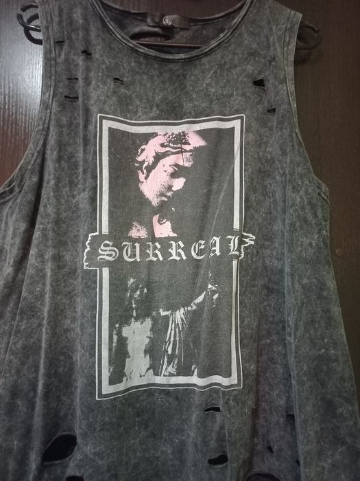 Bluzka bezrękawnik z dziurami