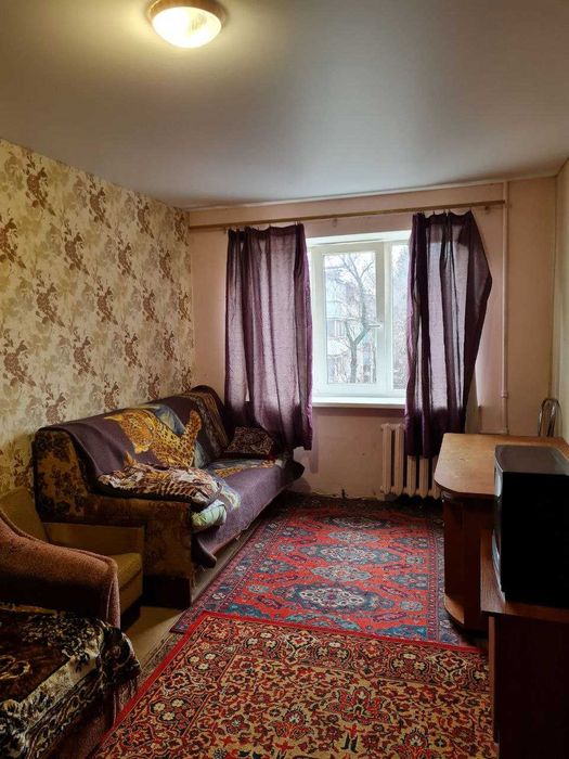 Продам 2 кімн. МАЛОСІМЕЙКУ на Молодіжному. 7500