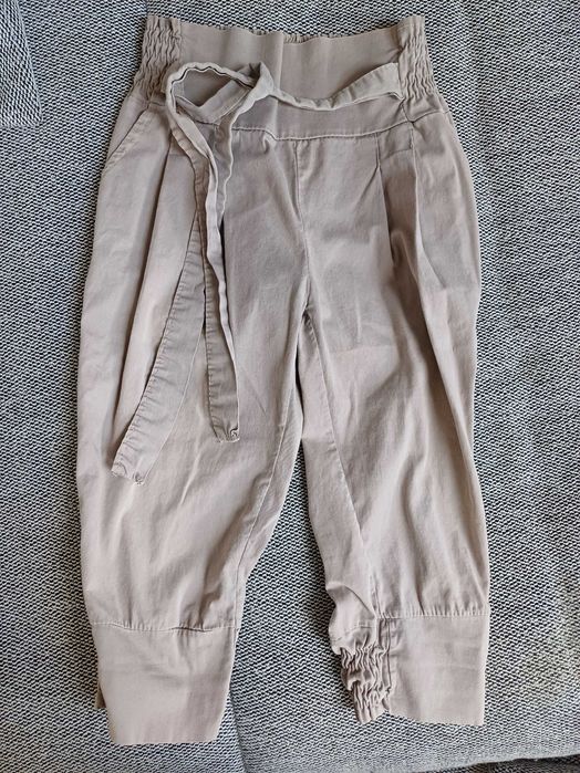 Vila Beżowe Spodnie Rybaczki 36 S