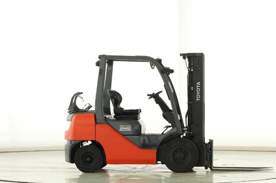 Навантажувач Toyota 2.5 т, вилочний погрузчик газовий, Тойота 2.5 т
