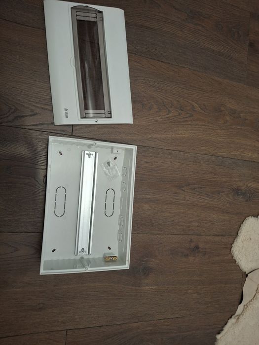 Rozdzielnica natynkowa 12 pól