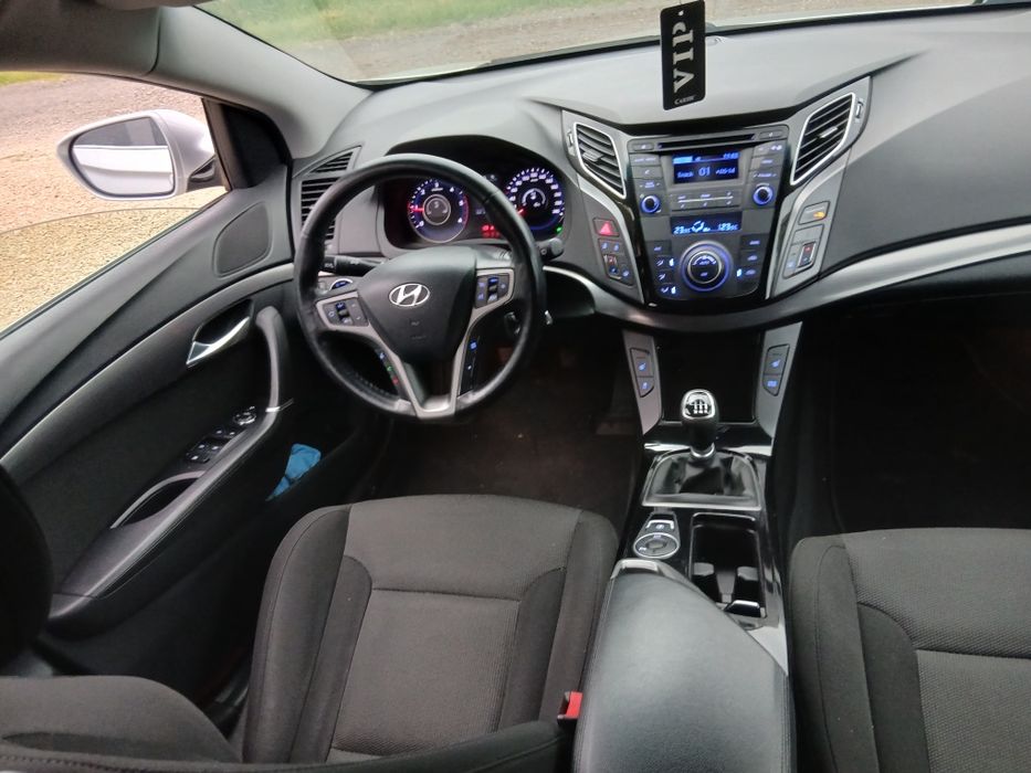 Hyundai i40 1.7 CRDI 141 PS  led Czujniki