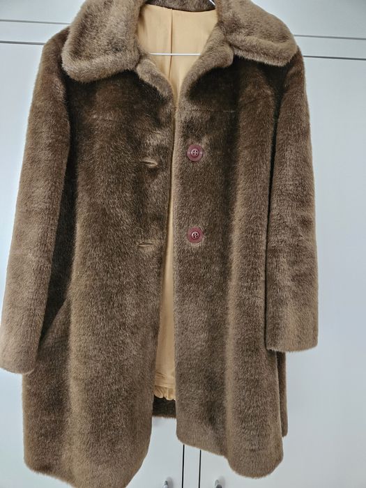 Casaco em pelo castanho