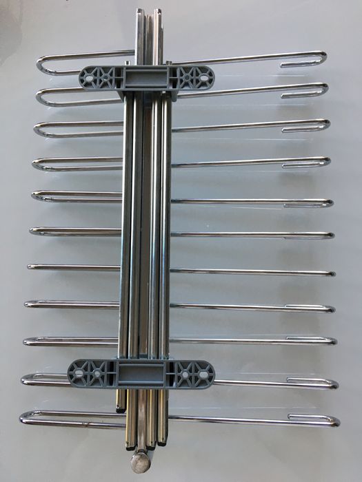 Cabide extensivel em inox para roupeiro