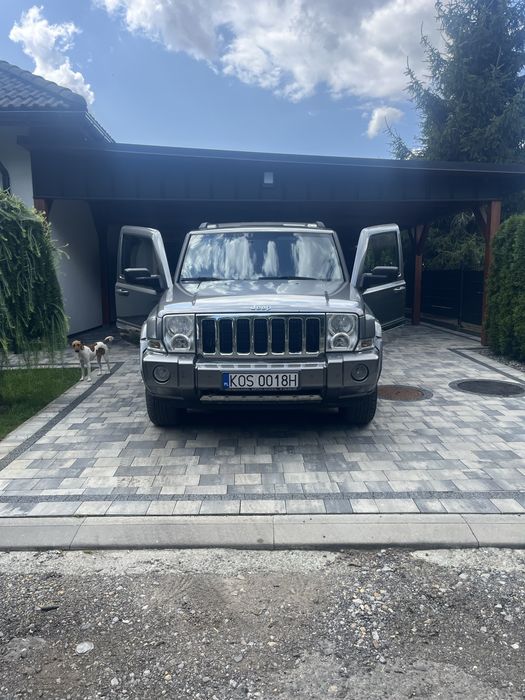 Jeep Commander.