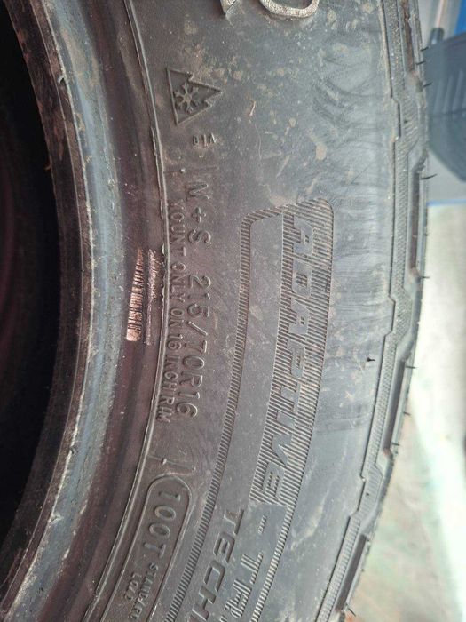 Cooper Discoverer AT3 4S 215/70 R16 100T