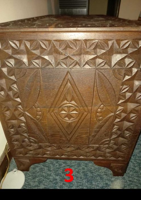 Arca / Baú antigas em madeira